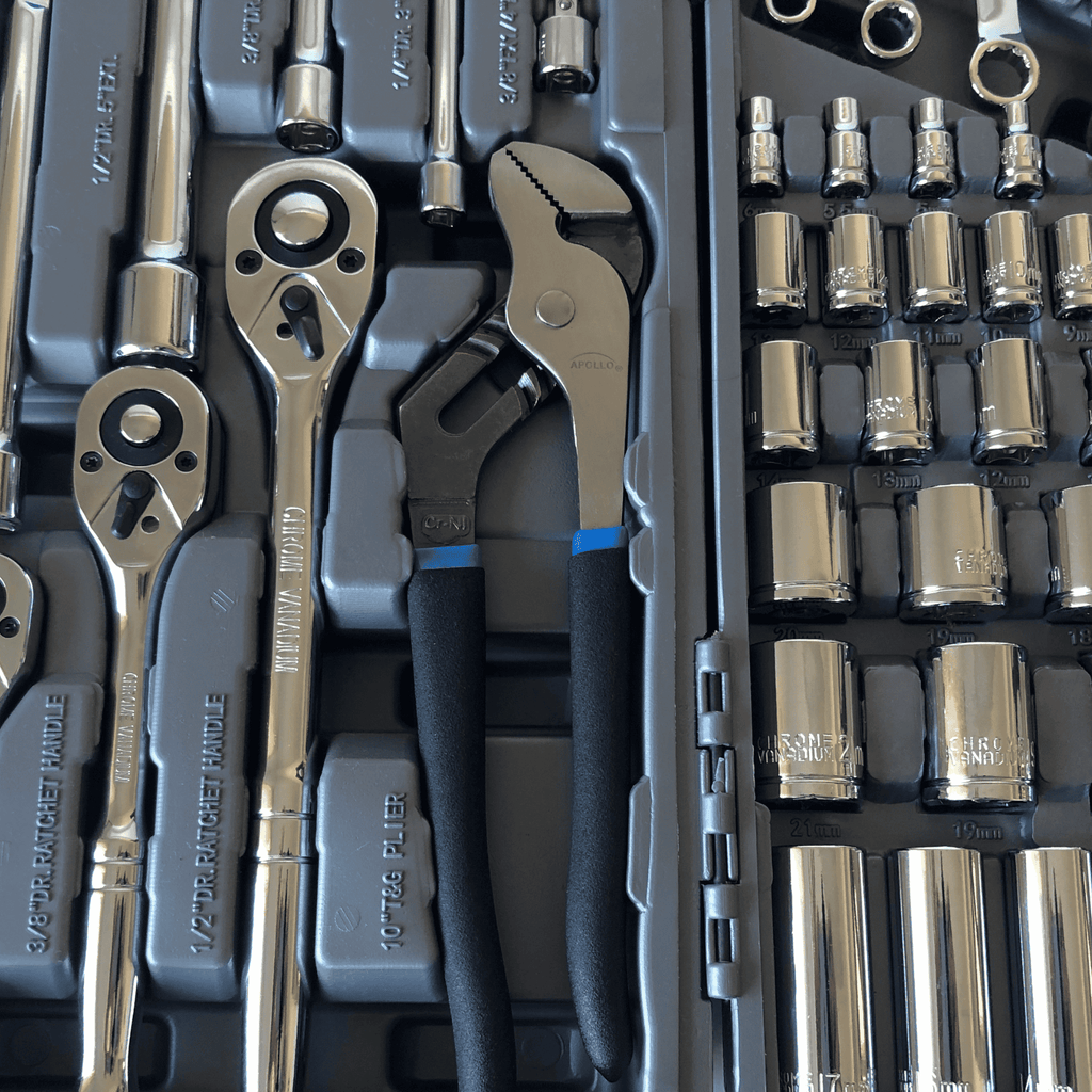 163 Piece Mechanics Tool Kit -- DT0002