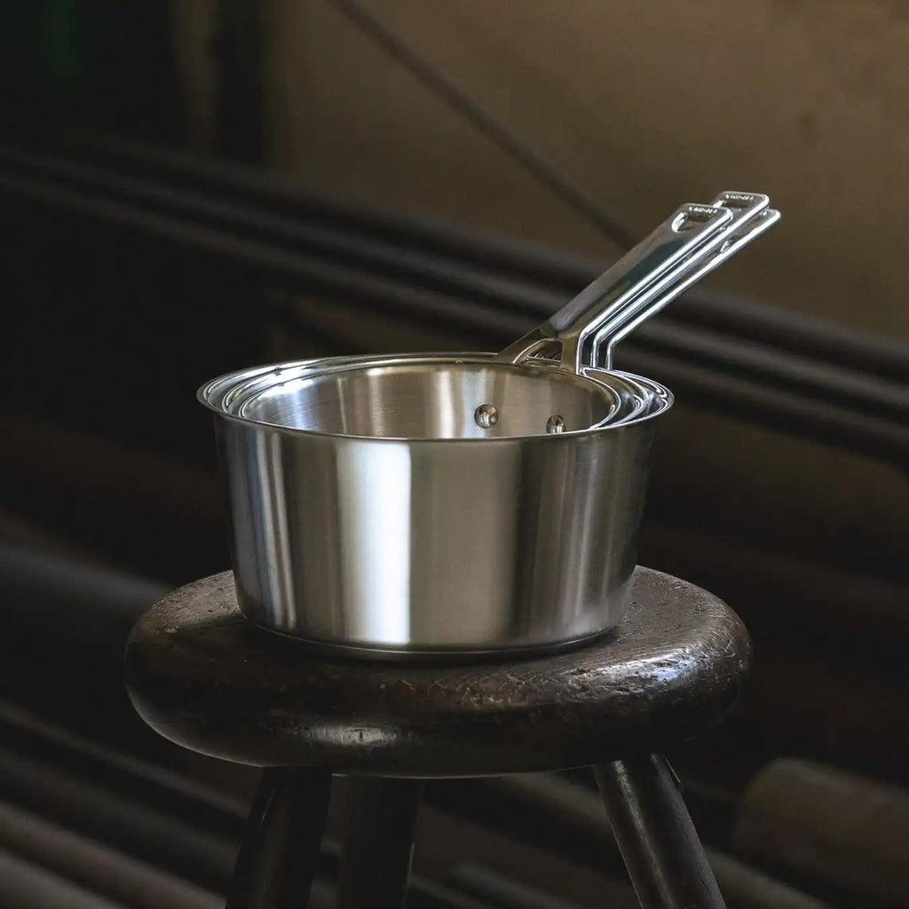 Set of 3 saucepans with glass lids